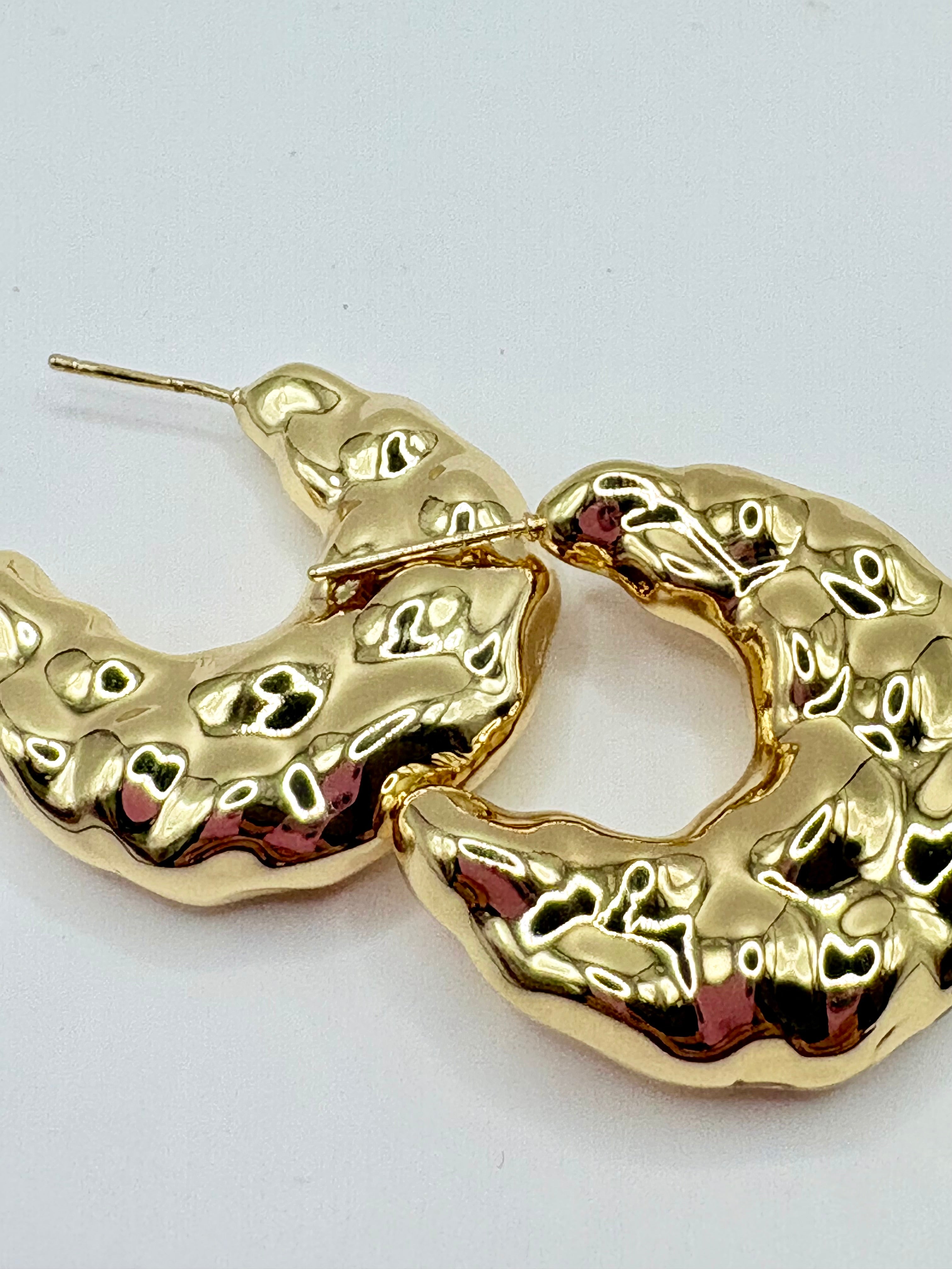 Aro orgánico martillado